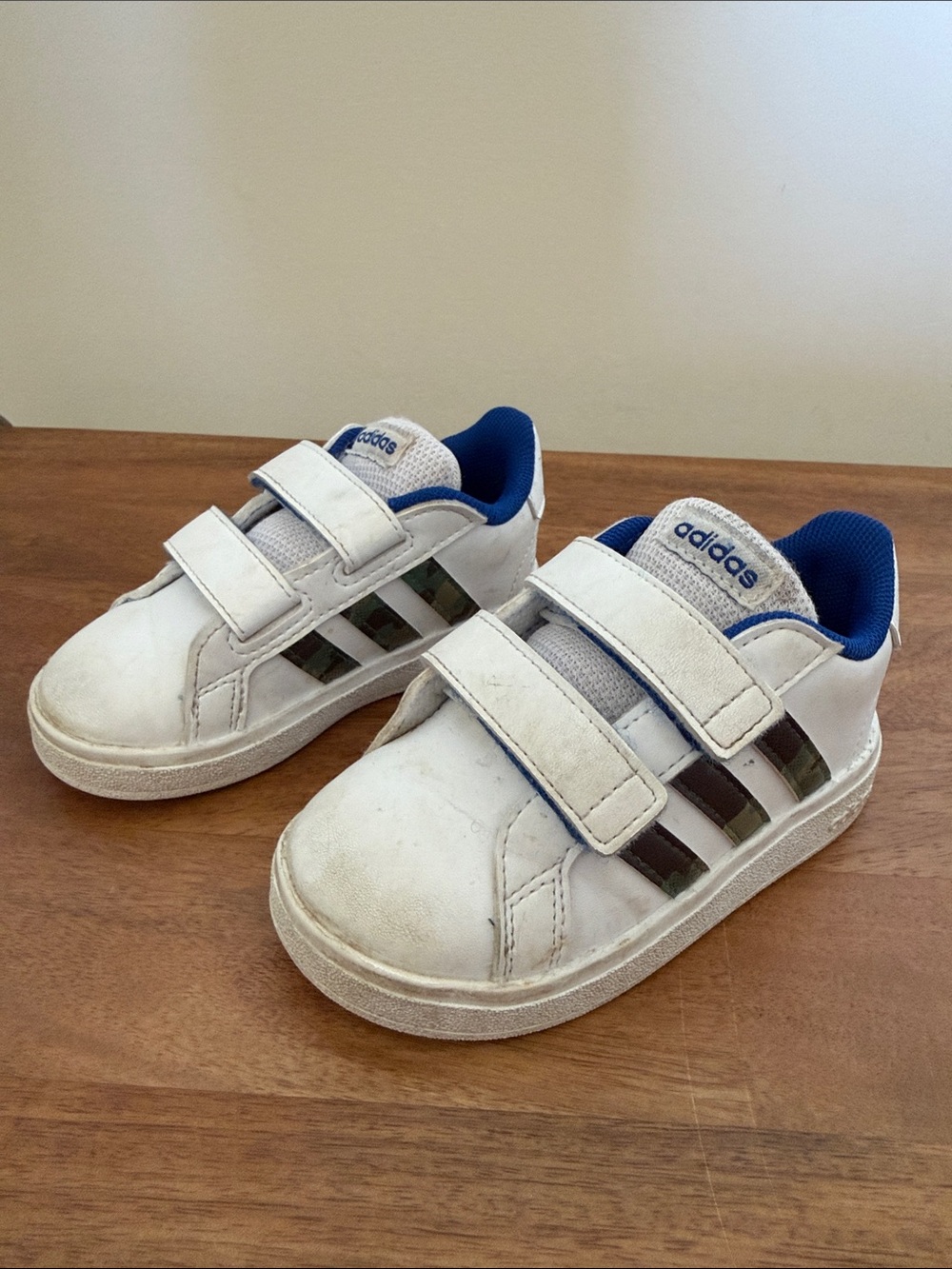adidas Kids White Sneakers with Blue Lining and Metallic Stripes